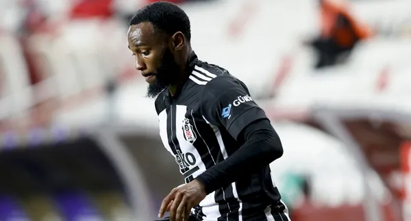 galatasaray-besiktas-derbisi-oncesi-buyuk-sok-nkoudou-mac-kadrosuna-alinmadi-1620397622991.jpg Galatasaray - Beşiktaş derbisi öncesi büyük şok: N'Koudou maç kadrosuna alınmadı-4