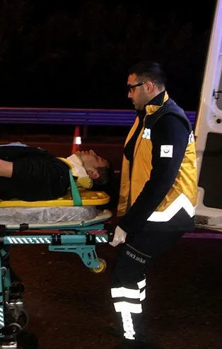 Son dakika: TEM Otoyolunda bariyerlere çarpan otobüs yoldan çıktı 7 kişi yaralandı