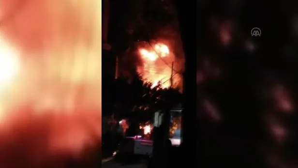 son-dakika-lubnanin-guneyindeki-filistin-multeci-kampinda-buyuk-patlama-1639168227695.jpeg Son dakika: Lübnan'ın güneyindeki Filistin mülteci kampında büyük patlama-3