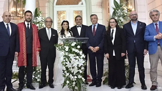 son-dakika-aykut-erdogdu-ve-tuba-torun-istifa-mi-etti-aykut-erdogdu-tuba-torun-neden-istifa-etti-1656503601097.jpeg SON DAKİKA! Aykut Erdoğdu ve Tuba Torun istifa mı etti? Aykut Erdoğdu, Tuba Torun neden istifa etti?-3