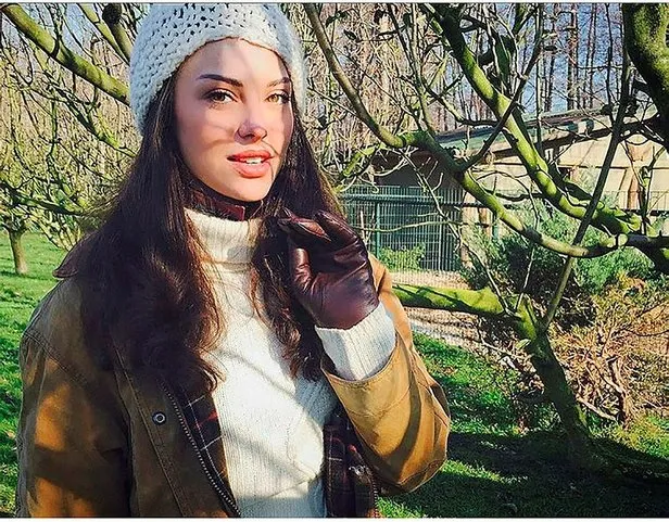 tuvana turkay kimdir kagit ev dizisinin azra si tuvana turkay kac yasinda nereli sevgilisi var mi takvim