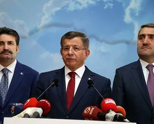 Yürü be Davutoğlu tarihe geç lanetle anıl!