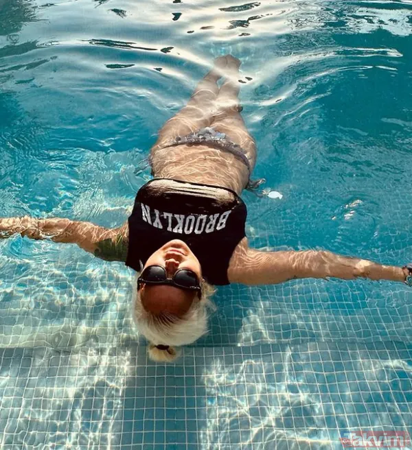 Sosyal Medyayı Oldukça Aktif Kullanan Yonca Evcimik Tatil Sezonunu Bodrum'da Açanlardan...