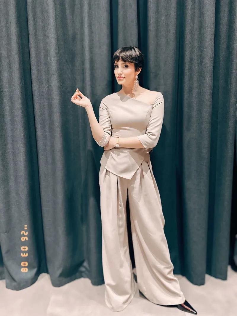 nehir-erdogandan-sasirtan-itiraf-yanlislikla-evlendik-1775286598067.jpg Nehir Erdoğan’dan şaşırtan itiraf: "Yanlışlıkla evlendik"-7