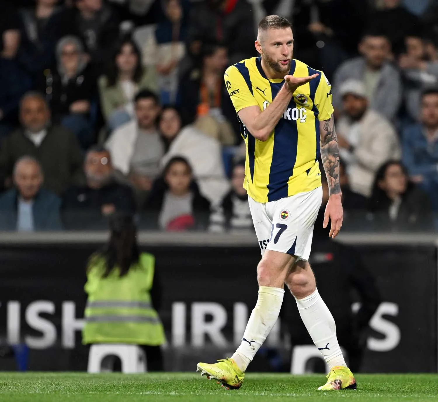 Fenerbahçe'de ıslak imzalar atılıyor! 4 yıldız yolda - 16