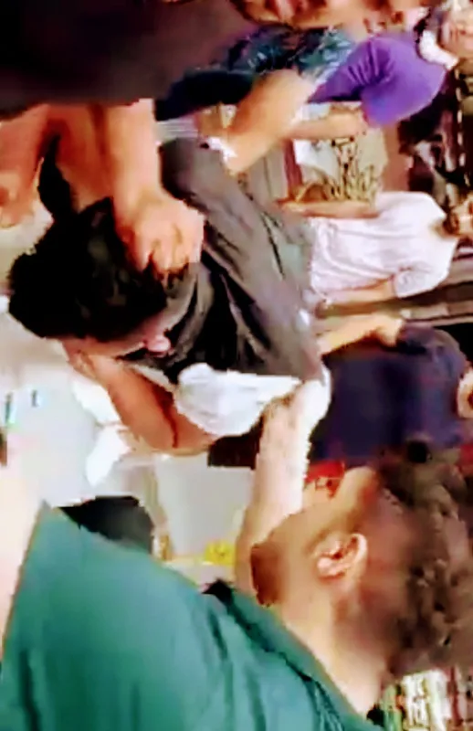 mesajla-taciz-ettigi-kadinin-esi-ve-akrabalari-tarafindan-meydan-dayagi-atildi-1663056428570.jpg Mesajla taciz ettiği kadının eşi ve akrabaları tarafından meydan dayağı atıldı-4