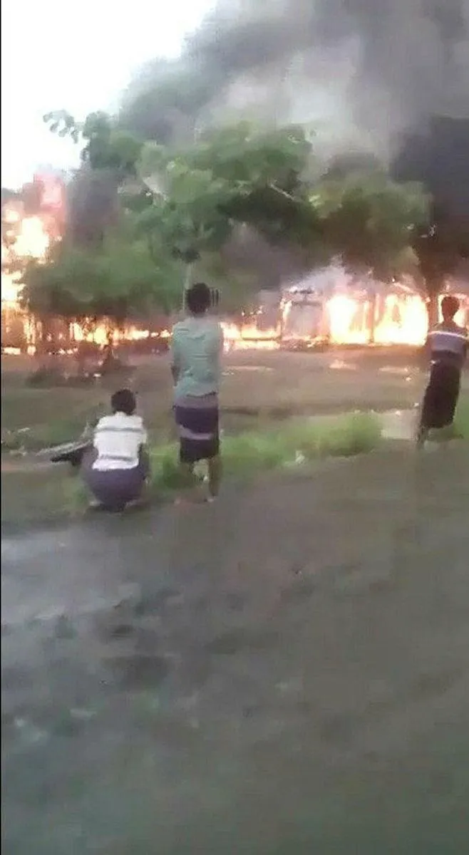 "Arakan'da cesetleri yakarak yok ediyorlar"