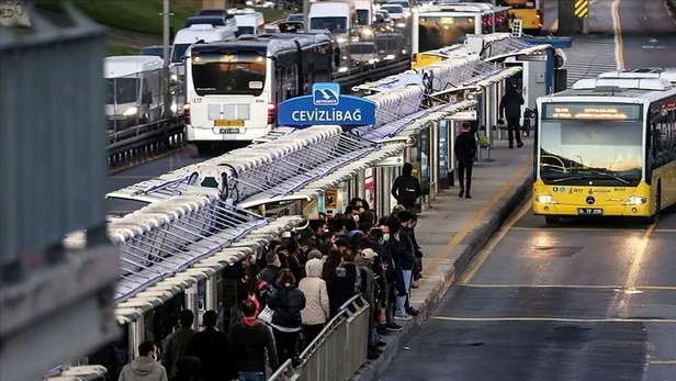 İstanbul Valiliğinden 29 Mayıs uyarısı: O güzergahlardaki yoğunluk nedeniyle toplu taşıma kullanın önerisi-5
