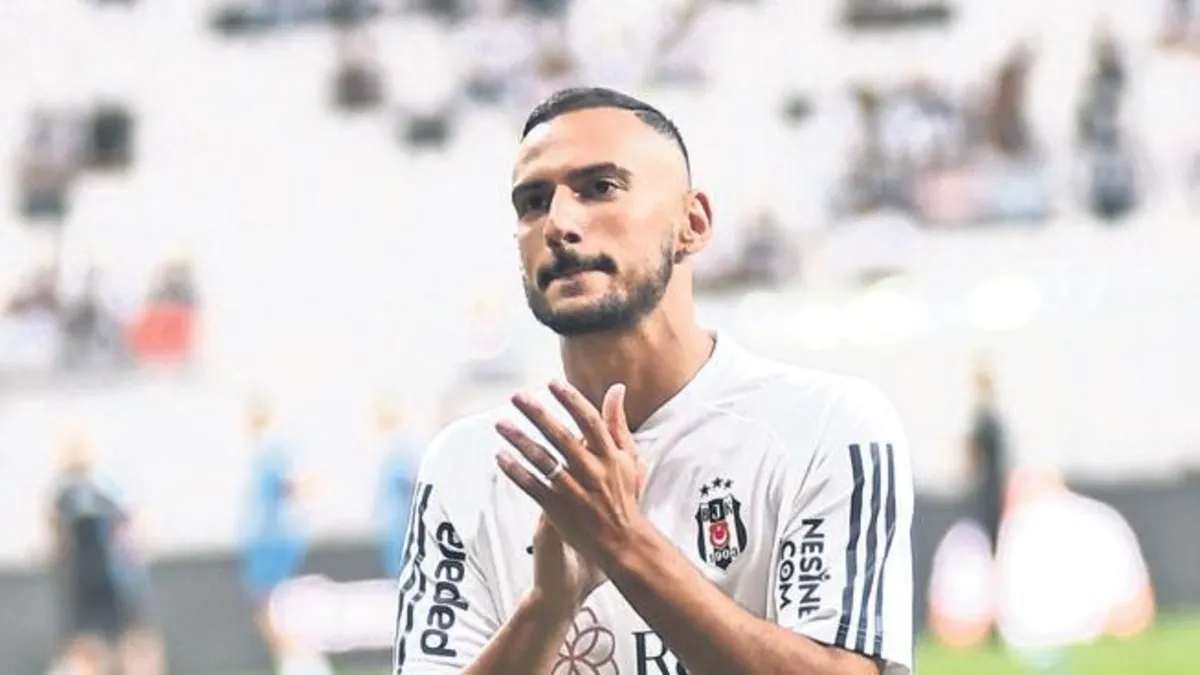 Onur Başakşehir’e doğru