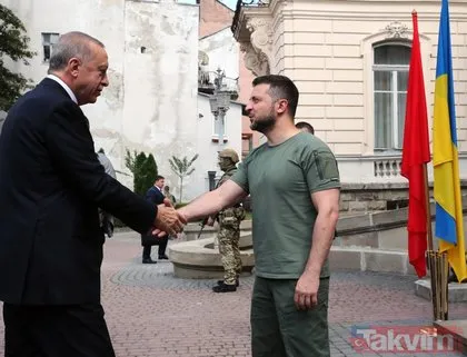 Tarihi zirveden tarihi kareler! Başkan Erdoğan Lviv’de Zelenskiy ve Guterres ile görüştü