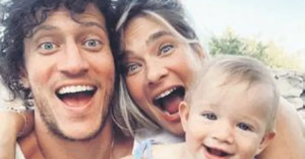 Müge Boz, eşi Caner Erdeniz ve minik kızları Vina ile poz verdi