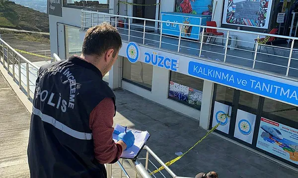tip-fakultesi-ogrencisi-oglunu-ziyarete-giden-kadin-6nci-kattan-duserek-oldu-1639052038143.jpg