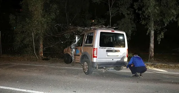 İzmir’de kontrolden çıkan araç ağaca çarptı! Ölü ve yaralılar var