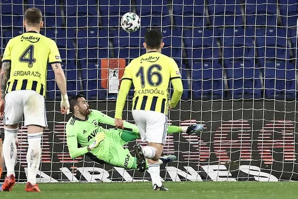 Fenerbahçe puan olarak geride ama enerji ve oyunda önde: Savulun Fener geliyor!-5