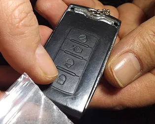 Bursadaki uyuşturucu operasyonunda ele geçirildi! Gören otomobil anahtarı sanıyor ama...