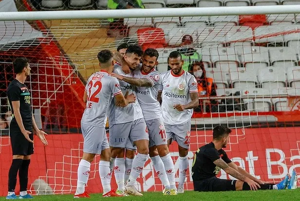 ziraat-turkiye-kupasinda-antalyaspor-turladi-antalyaspor-4-0-amed-sportif-golleri-izle-1638303606240.jpeg