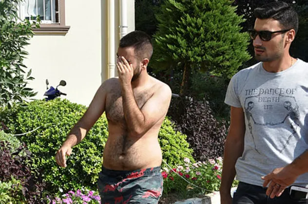 Çantaları çalındı şortla ortada kaldı