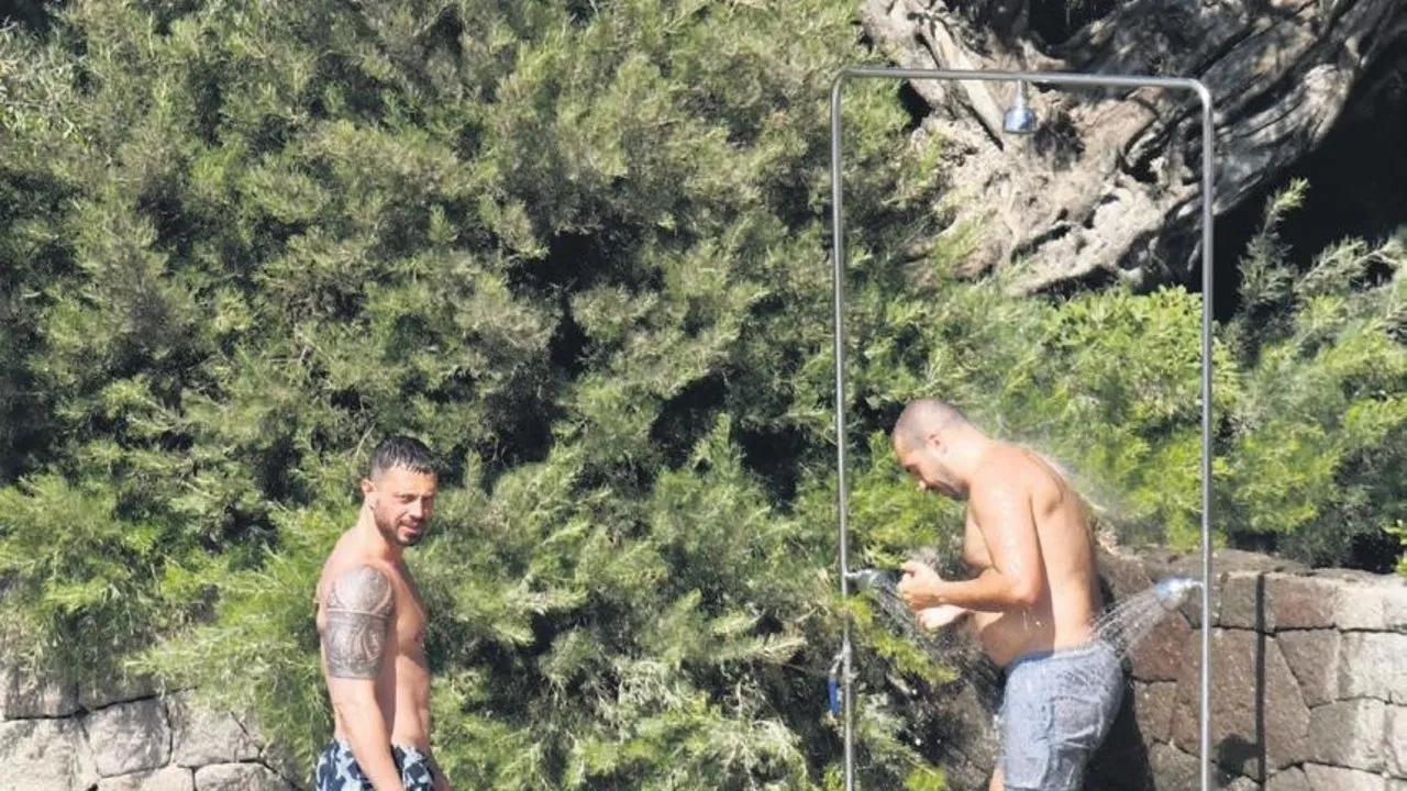 Murat Boz fit vücuduyla Bodrum’da