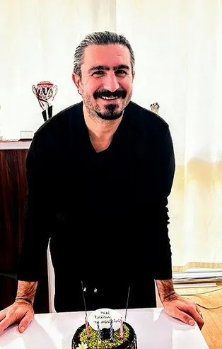 Antalya'da yerel gazetede cinsel taciz iddiası! Stajyerin ellerini tutup okşadı...