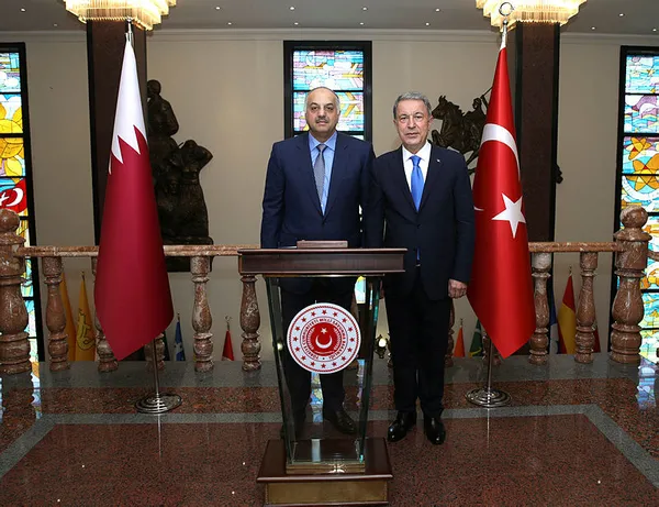 son-dakika-milli-savunma-bakani-hulusi-akar-katarli-mevkidasiyla-gorustu-1595259826670.jpg Son dakika: Milli Savunma Bakanı Hulusi Akar Katarlı mevkidaşıyla görüştü-3