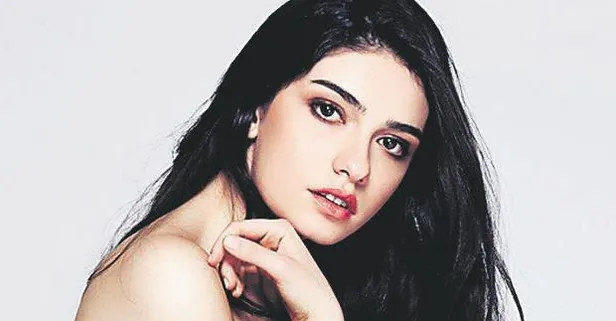 Hazar Ergüçlü sevgilisi Onur Ünlü'yü ailesi ile tanıştırdı