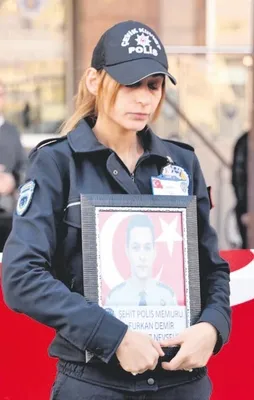 'Eş'siz veda