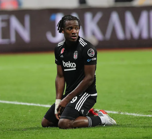eski-besiktasli-michy-batshuayinin-yeni-duragi-belli-oluyor-1658670307457.jpg Eski Beşiktaşlı Michy Batshuayi'nin yeni durağı belli oluyor!-2