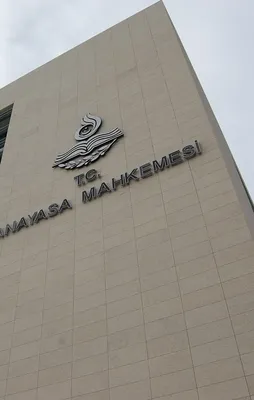 'Gül' gibi Anayasa Mahkemesi