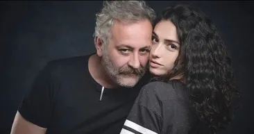 Hazar Ergüçlü sevgilisi Onur Ünlü ile Fethiye tatilinde! 19 yaş farkıyla tepki çeken ikili iskelede sarmaş dolaş...