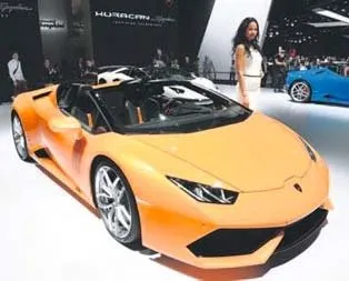 Lamborghini’ye polis baskını