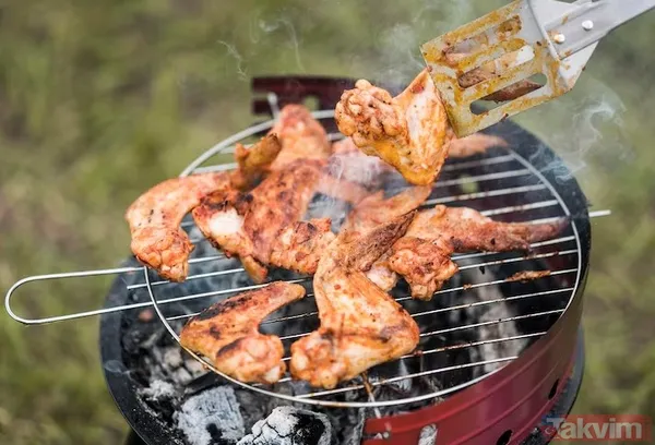 Üstelik Bu Lezzeti Yakalamak Sadece 40 Dakikanızı Alacak! Peki, Evde Mangal Tadında Tavuk Kanat Nasıl Yapılır?