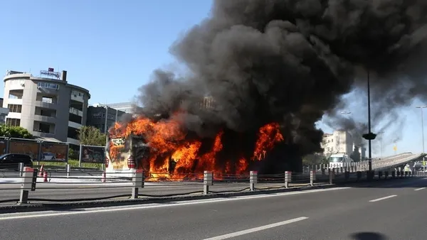 son-dakika-istanbulun-yangin-raporu-alevlerin-en-buyuk-nedenleri-sigara-ve-elektrik-kontagi-1606310406698.jpg SON DAKİKA: İstanbul'un yangın raporu: Alevlerin en büyük nedenleri sigara ve elektrik kontağı-2