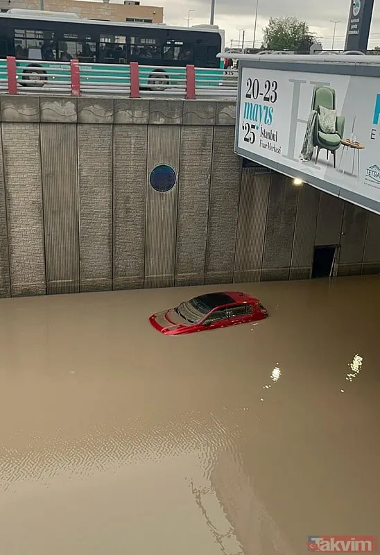 Kayseri'de Sağanak! Alt Geçitler Su Doldu Kayseri'de Sağanak Nedeniyle Bazı Cadde Ve Sokaklarda Su Birikintileri Oluşurken, Alt Geçitlerde Sürücüler,...