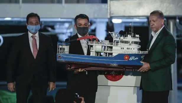 son-dakika-baskan-erdogan-giresun-limaninda-2020-2021-su-urunleri-av-sezonu-acti-1598902715675.jpeg Son dakika: Başkan Erdoğan Giresun Limanı'nda 2020-2021 Su Ürünleri Av Sezonu açtı-4