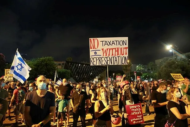 tel-avivde-netanyahu-karsiti-protesto-hukumetimiz-bizi-oldurecek-1594498359006.jpeg