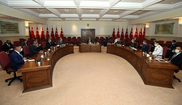 Son dakika: Bakan Hulusi Akar, Azerbaycan Savunma Bakan Yardımcısı Ramiz Tahirov'u kabul etti-1