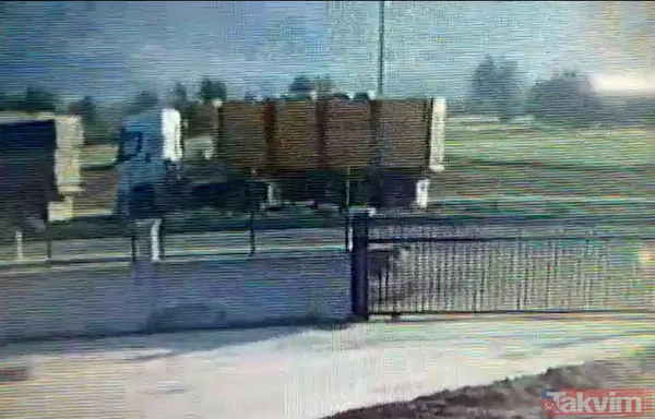 Otomobilin TIR'a çarptığı kazada! Bir aile yok oldu: Feci anlar kamerada - 4