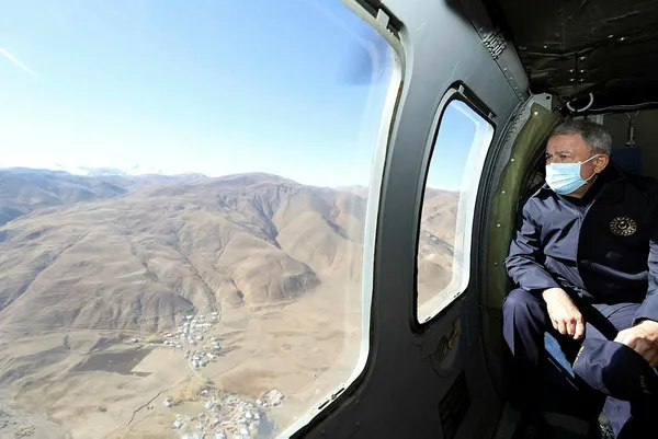 bakan-akardan-tezkereye-hayir-diyenlere-tepki-mehmetcigin-moralini-bozmayin-1636353143612.jpg Bakan Akar'dan tezkereye 'hayır' diyenlere tepki: Mehmetçiğin moralini bozmayın...-4