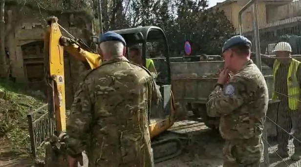 rumlardan-tehlikeli-provokasyon-kktc-topragini-ihlal-ettiler-1581019737335.jpeg Rumlardan tehlikeli provokasyon! KKTC toprağını ihlal ettiler-3