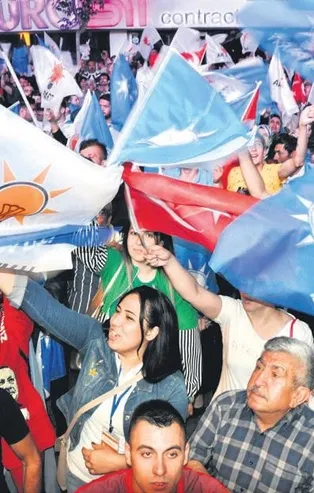 Başkan Erdoğan'ın talimatıyla vekiller sahaya indi halkın nabzını tuttu: AK Parti’ye güven artıyor!