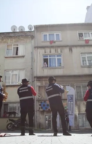 Sokağa çıkma yasağını ihlal eden CHP'li Kadıköy Belediyesi görevlilerine para cezası
