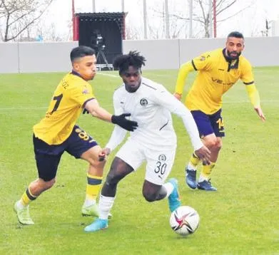 trabzonspor-8-haftada-9-puan-almasi-takdirde-sampiyonlugunu-ilan-edecek-1647821416650.jpeg Trabzonspor 8 haftada 9 puan alması takdirde şampiyonluğunu ilan edecek-8