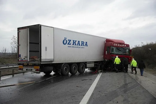 Kapıkule-İstanbul kara yolunda tır kazası! 3 saat ulaşım sağlanamadı-4