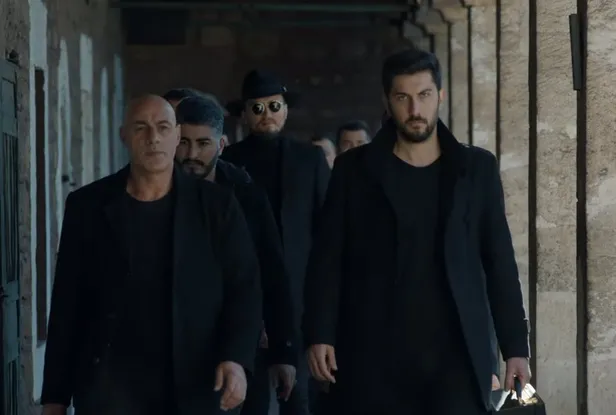 adeta-viraneye-cevirdi-son-kartini-oynuyor-marasli-7-bolum-fragmani-eceline-kosana-ruhunu-teslim-ettirecek-1613462153454.jpg Adeta viraneye çevirdi son kartını oynuyor! Maraşlı 7. bölüm fragmanı: Eceline koşana ruhunu teslim ettirecek-8