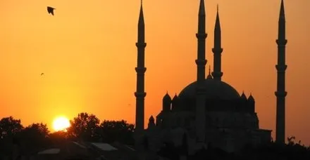 Adana bayram namazı saat kaçta? İşte 2019 Diyanet Adana Ramazan Bayramı namazı vakti…