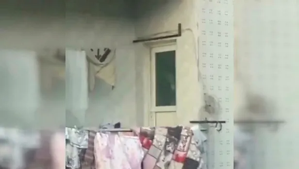 Küçükçekmece'de kan donduran görüntü! Acımasız baba çocuğunu tavana asarak dövdü-2