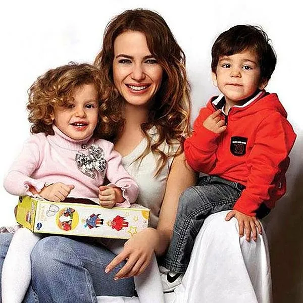 Kökü Osmanlı Sarayı'na dayanıyor: Deniz Uğur hayatını film yapacak-7