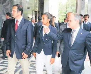 Çağla, Bakan Kılıç’la TBMM’yi gezdi