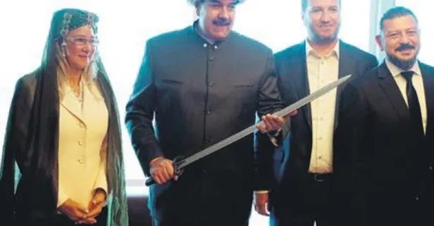 Venezuela Devlet Başkanı Maduro Kuruluş Osman Dizisinin oyuncuları ve yapımcısı Mehmet Bozdağ ile bir araya geldi