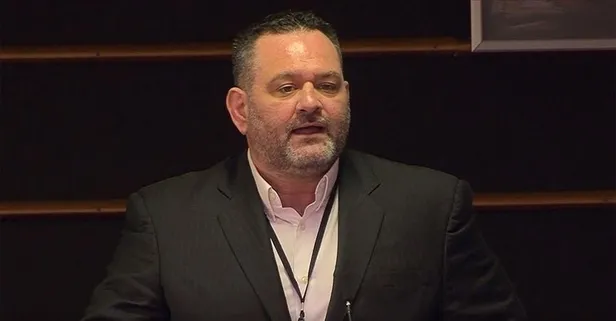 Son dakika: Türk bayrağını yırtan alçak Yunan vekil için AP harekete geçti